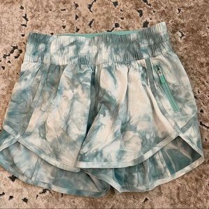 Lulu Lemon Short Size 4